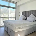 Studio Corner Unit In The Heart Of Cbd